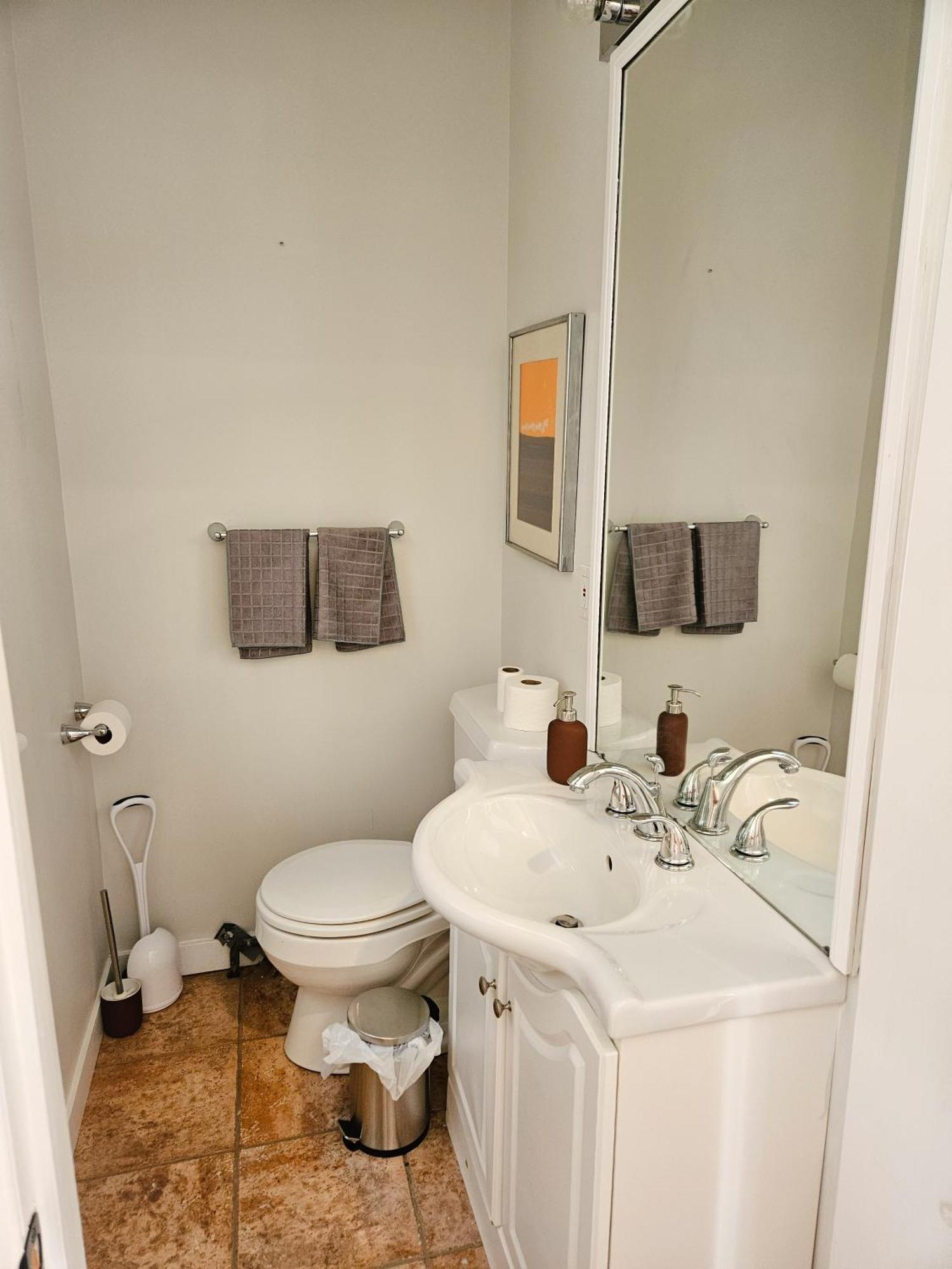 Ottawa Downtown Cozy Guesthouse מראה חיצוני תמונה
